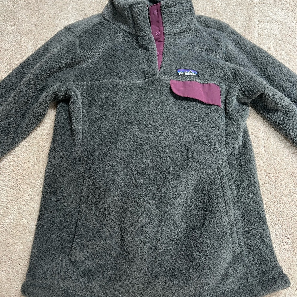 Grey Patagonia synchilla fleece size xs perfect condition